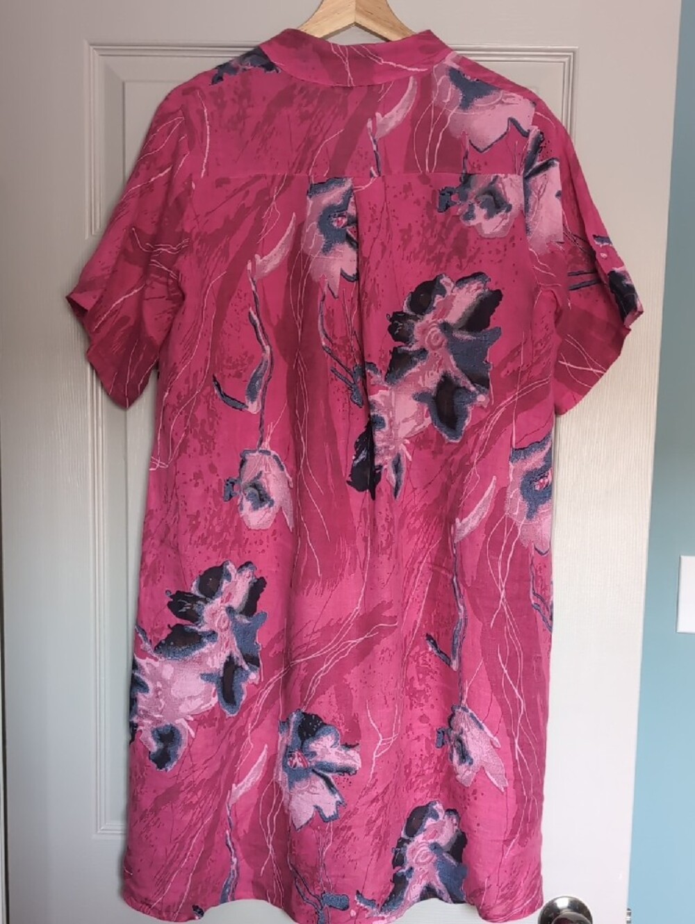 Italian Linen Vibrant Pink Floral Button-Front Women’s Tunic Top - Picture 4 of 5